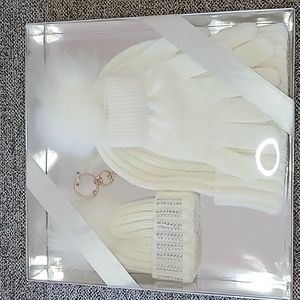 White/Cream Hat, Gloves and Keychain Gift Set